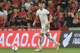 Santos futebol clube, 1912 yılında brezilya'nın santos kentinde kurulmuş bir futbol kulübüdür. Forte No Jogo Aereo E Preciso No Passe Conheca Gustavo Henrique Novo Reforco Do Flamengo Lance
