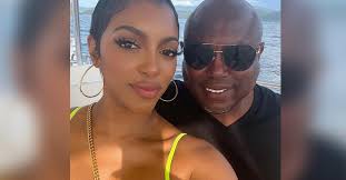 Porsha williams is engaged to her boyfriend dennis mckinley. 4kadkxblqyg Sm