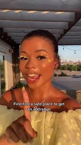 Gaby Izarra's Instagram, Twitter & Facebook