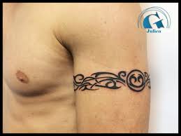 Tatouage Tribal Homme Bracelet
