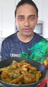 Its not Trini, but I used my trini green seasoning 😆Ah try ah ting😆 One  of my favorite Jamaican dish that I love, Shrimp Rasta Pasta 🇯🇲😋, Give  it a try and let me know what you think in the comments ...