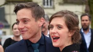 Volker bruch (born 3 march 1980) is a german television and film actor. Volker Bruch Privat Darum Fand Er Dank Goethe Seine Ganz Grosse Liebe News De