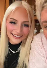 @🍑YANA PÊCHE🍑 is happy met haar messen set van mijn mama ❤️🫶🏻  #prinsvanhasselt #yanabex