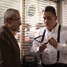 Maite alberdi es una genia, sabe qué cosas destacar desde lo sencillo y lo transforma en algo conmovedor y original. The Mole Agent Review Undercover Where You Least Expect Him The New York Times