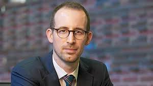 Adam Cox's Instagram, Twitter & Facebook