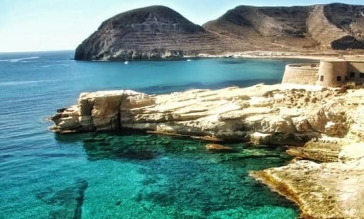 Playazo de Rodalquilar – Cala San Pedro. – Disfruta de Cabo de Gata