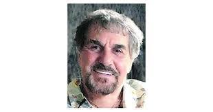 Robert Andras's Instagram, Twitter & Facebook