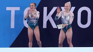 Artistic gymnastics is a discipline of gymnastics in which athletes perform short routines (ranging from about 30 to 90 seconds) on different apparatuses, with less time for vaulting. Whgkxqtdkx3mkm