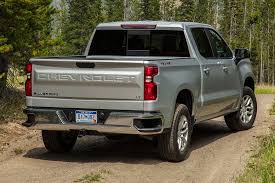 2019 chevrolet silverado vs 2019 chevrolet colorado whats