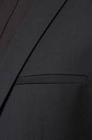 Completa il look con le scarpe giuste, indossando una sneaker alla moda della stessa tonalità del gilet e dell'abito. Hugo Boss Abiti Eleganti Da Uomo E Abiti Da Cerimonia