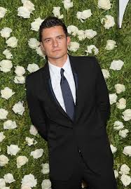 Orlando Bloom S L A Home Comes With A Sunken Living Room Orlando Bloom Tony Awards Actors