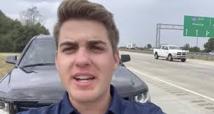 Looking for the latest nascar news, results, and nascar drivers? Nascar Driver Noah Gragson Blows Tire On Highway Hitches Ride To Get To Track In Time For Qualifying