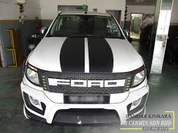 Jiran, kak ani yang telifon cerita waktu petang dia pegi ke kedai, balik nampak dah pecah. Kedai Cermin Kereta Kinrara Malaynilta