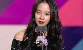 런닝맨 김종국 송지효 하차와 관련해 시청자들의 비난이 이어지고 있다. ì¡ì§í¨ ë°ëë§¨ íì°¨ íµë³´ì ë§ìê³ ì ì¬í´ ì°ë½ ëê³  í'í' ì¸ì´ ì¸ì¬ì´í¸