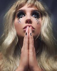 Olivia Toman (oliviart17)