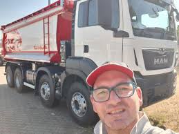 Cercasi autista in possesso di patente c e cqc possibilmente con esperienza nel settore del trasporto del calcestruzzo con autobetoniera. Autista Italiano Patente C Servizi Aprile Clasf