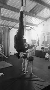 Single Shoulder Stand Danza Aerea Danza