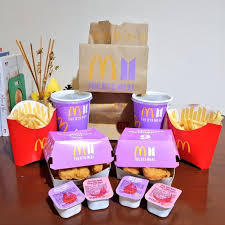 Banyak sekali army yang cukup antusias menyambut bts meal yang akan dirilis di mcdonalds. Fxnlqulxrsuz6m
