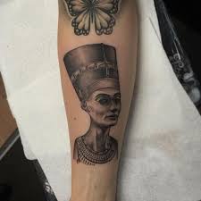 La mayoría de los símbolos egipcios, suelen representarse con tatuajes pequeños. 98 Tatuajes Egipcios Jeroglificos Dioses Y Ojos