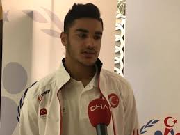 Fakat aslen mardin'in derik ilçesindendir. Ozan Kabak Daha Fazlasini Yapabilirim Gscimbom En Iyi Galatasaray Taraftar Portali Ve Forumu