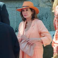 Fake nude helydia shes a little coarse around the edges