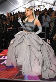 Ariana grande in giambattista valli on the 2020 grammys red carpetwireimage. Ariana Grande Changed Into A Second Outfit At The 2020 Grammys