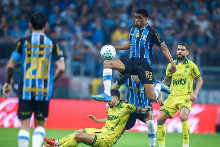 Pavon brilha, Gr&ecirc;mio bate Mirassol e avan&ccedil;a &agrave;s quartas da Copa do Brasil | R&aacute;dio Itatiaia