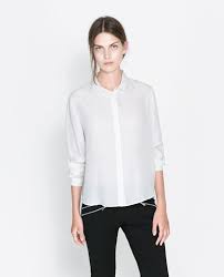 Blouse sans col en soie, d'esprit seventies, autant inspirée des blouses d'enfant de choeur que des blouses de peintre. Image 1 De Chemisier En Soie De Zara Fashion Silk Blouse Zara