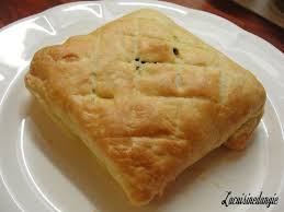 Friands Viande Hachee Fromage Dans La P Tite Cuisine D Angie En 2020 Friand Viande Hachee Pains A Hot Dog