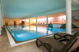 Big Indoor Swimming Pool 18 X 6 5 M Hallenbader Swimming Pool Seebad Bansin