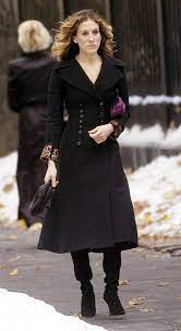 8 Carrie Bradshaw Outfits That Are Still Super Chic Carrie Bradshaw Outfits Carrie Bradshaw Style City Outfits