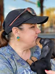 Sam Schlinger's Instagram, Twitter & Facebook