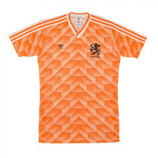 2010 elemelerinde ve hazırlık maçlarında oynadıkları tüm maçları kazanan hollanda g.afrika'daki. Futbol Tarihinin En Stil Sahibi Retro Formalari