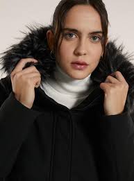 Giubbotto tecnico con cappuccio con pelliccia