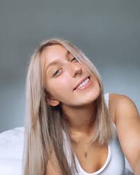 ella hewitt (@ella.hewitt) • Fotos y videos de Instagram