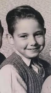 Hi im trying to track down the Kinnear family. My step Dad Thomas David  Kinnear past last month & i have been unable to contact his brothers. All  the info i have