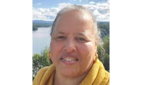 Edwards seeks school board seat