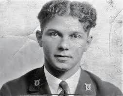 Thomas Corlett's Instagram, Twitter & Facebook