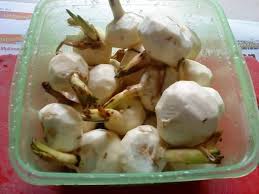 Cara kurangkan kuning bayi yang paling efektif adalah dengan menggunakan kaedah terapi lampu ataupun dikenali sebagai kaedah phototherapy dengan cara bayi diletakkan di bawah lampu biru yang mempunyai 450 nano water. Baby N Mom Petua Hilangkan Kuning Bayi Demam Kuning Facebook