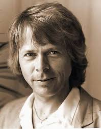Björn ulvaeus was born in gothenburg, when he was a young child his family moved to västervik. Bjorn Ulvaeus Jpg 390 500 Pixels Bjorn Ulvaeus Abba Best Of Abba
