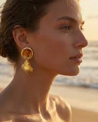 Linda @viviborlidomake com brinco Florence branco. Adoramos!