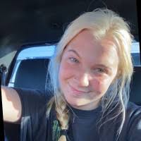 Angela Muntz's Instagram, Twitter & Facebook