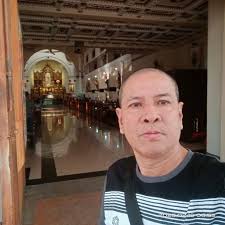 Sorsogon City Mayor Ester Hamor is hoping to serve her constituents better  amid the pandemic by getting new service and emergency vehicles. Read more  at  https://bicolpolitics.com/news/bless-these-service-vehicles-says-sorsogon-city-mayor-ester-hamor