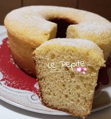 Incorporate anche l'olio e lo yogurt greco, e mescolate per bene. Ciambella Allo Yogurt Greco Le Pepite