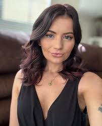 Abby Lint's Instagram, Twitter & Facebook