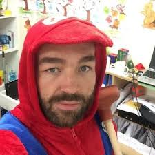 Simon Malone (@MuinteoirSimon)