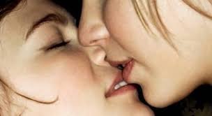 Нелегкая судьба филумены мартурано, героини одноименной пьесы эдуардо де филиппо, была близка всем советским женщинам. Bacio Saffico Con La Migliore Amica Prima Delle Nozze Solo Che Lei Lo Sposera Comunque