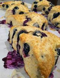 Everything can be mixed and headed to the oven in 10 minutes. Delicious Low Calorie Blueberry Scones Only 196 Calories Each As Opposed To 460 At Starbucks Low Calorie Desserts Calories In Blueberries Blueberry Recipes