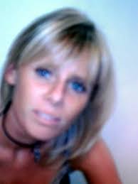 Julie Eck's Instagram, Twitter & Facebook