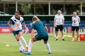 Perfil oficial da seleção brasileira de futebol feminino. Jogadoras Da Selecao Discordam De Antecipacao De Vacinas A Atleta